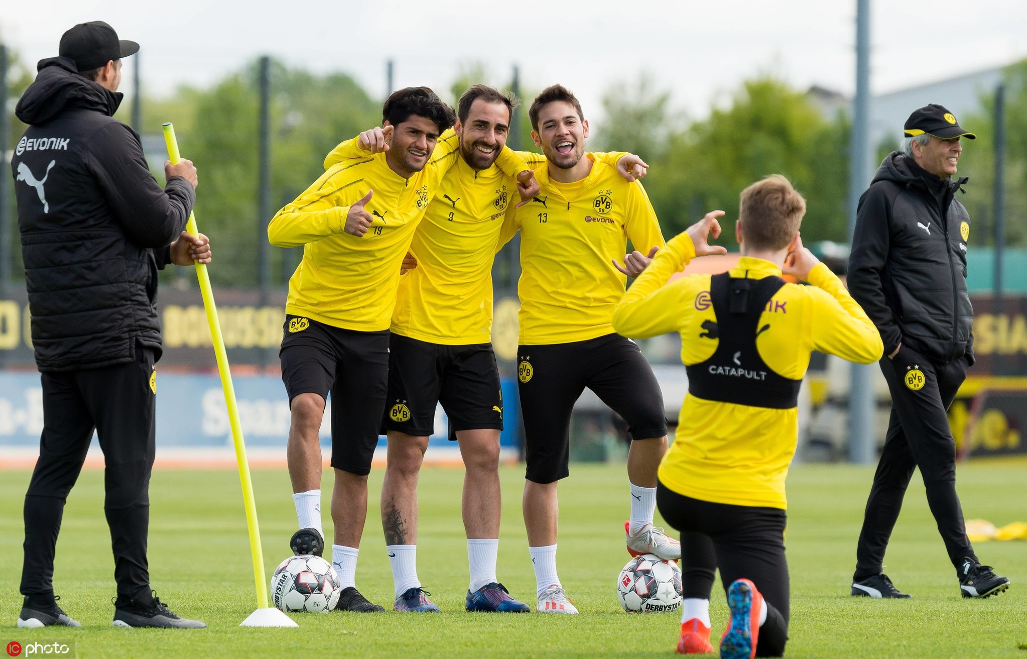 多特蒙德发布备战花絮，最后时刻火线驰援，德甲任务艰巨，数据层面出现新趋势(德国甲级联赛多特蒙德vs勒沃库森)