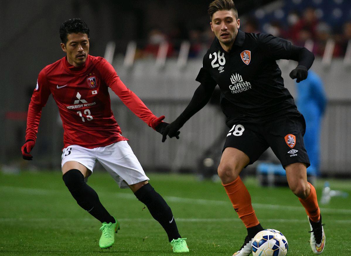 赛前突围战来临，多特蒙德围绕亚冠战术微调，气氛紧张，团队化学反应显著(多特蒙德复古球衣)