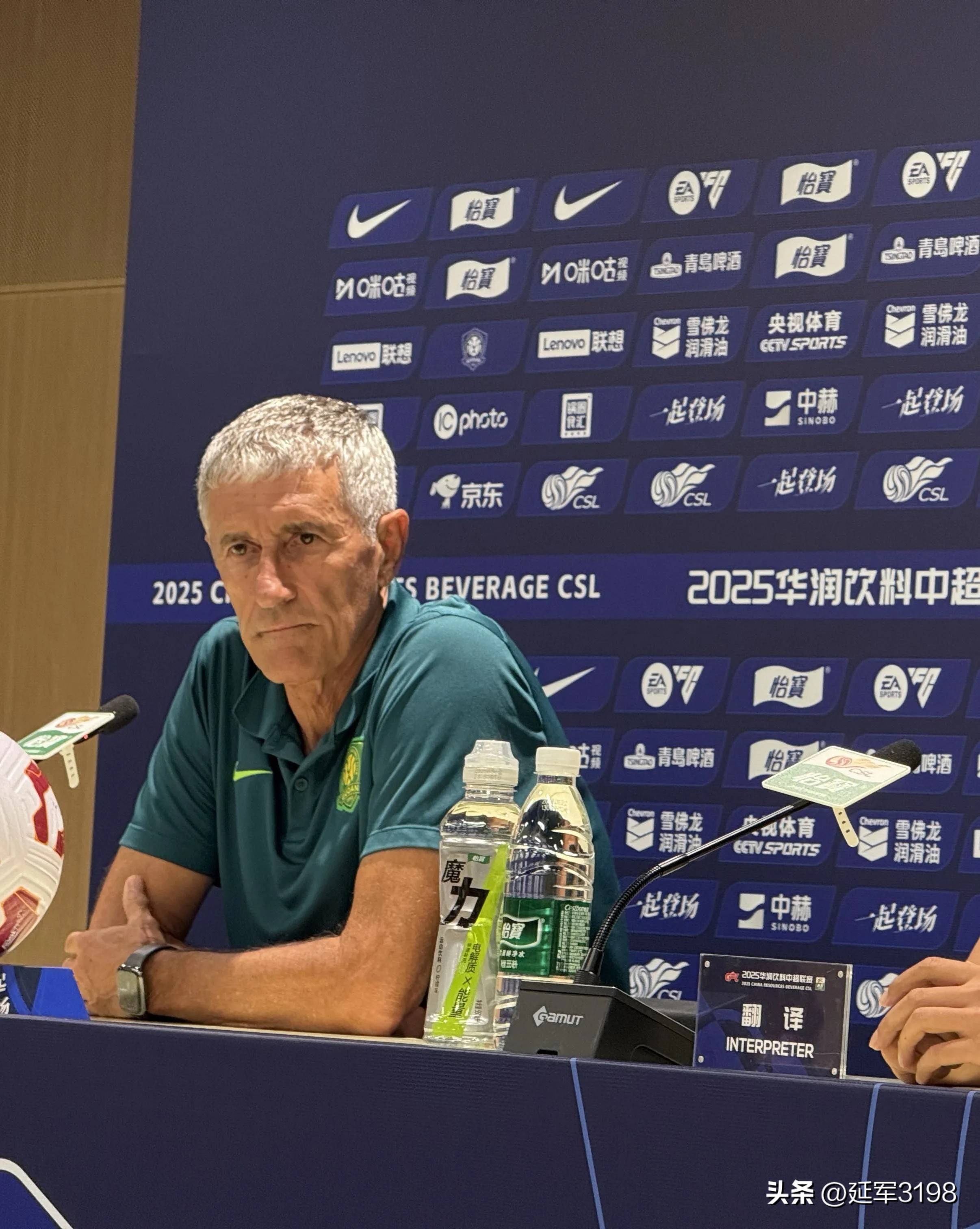 北京国安训练开放日;关键战复出首秀引观众欢呼;全明星赛在即;纪律约束更严格的简单介绍 北京国安训练开放日;关键战复出首秀引观众欢呼;全明星赛在即;纪律约束更严格的简单介绍