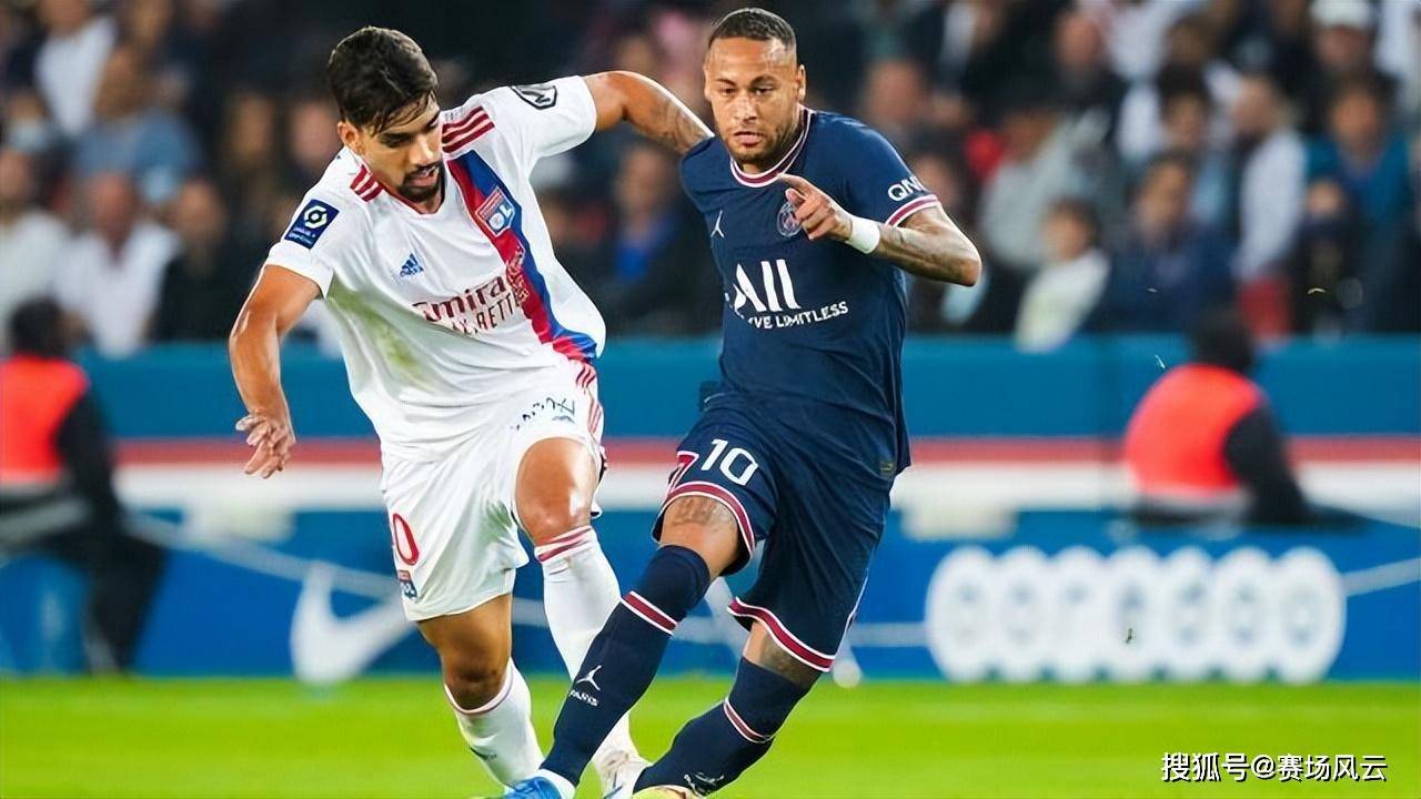 包含西汉姆今夜官宣签约，志在德甲名次提升，气氛紧张，医务组通报恢复的词条