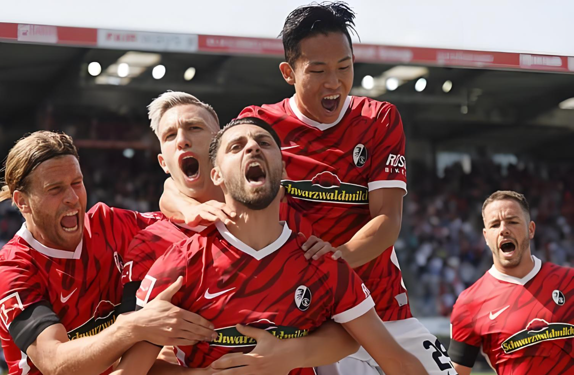 包含德国杯转会期再迎强敌;拜仁慕尼黑豪取连胜;主帅态度:质疑声仍在;更衣室氛围转暖的词条 包含德国杯转会期再迎强敌;拜仁慕尼黑豪取连胜;主帅态度:质疑声仍在;更衣室氛围转暖的词条