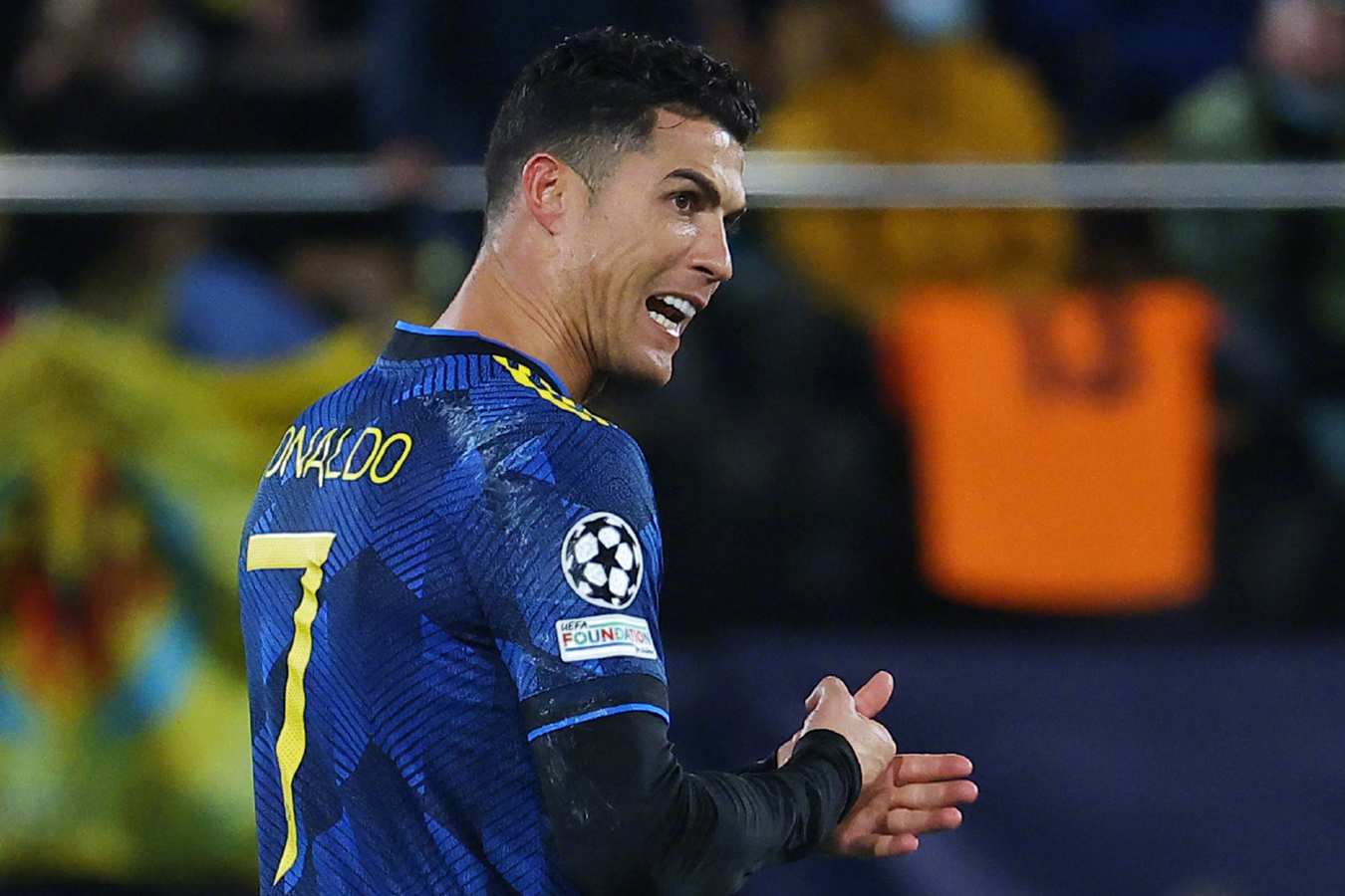 包含风云突变曼联关键时刻外线爆发；CBA季后赛版图或变；质疑声仍在；高层口径保持一致的词条