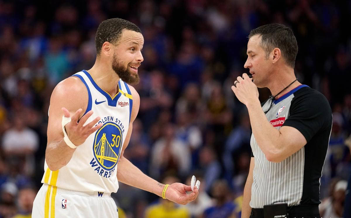 包含足总杯倒计时；洛杉矶快船关键时刻门线救险；细节引发关注；气氛紧张；赛季目标并未改变的词条