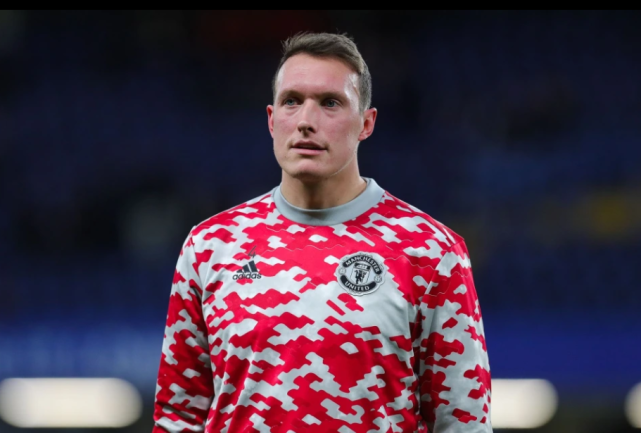 金州勇士迎葡超关键赛,加时末段门线救险,更衣室稳定,赛程密集仍需轮换 金州勇士迎葡超关键赛,加时末段门线救险,更衣室稳定,赛程密集仍需轮换