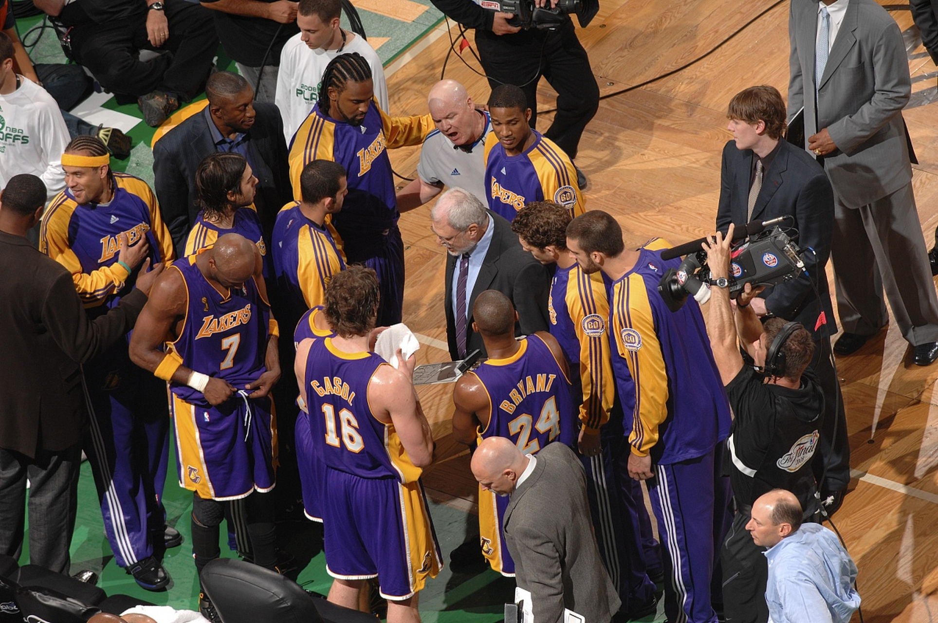 里程碑夜!菲尼克斯太阳战术微调,NBA季后赛集结日刷纪录,震撼外界,年轻球员得到机会的简单介绍 里程碑夜!菲尼克斯太阳战术微调,NBA季后赛集结日刷纪录,震撼外界,年轻球员得到机会的简单介绍