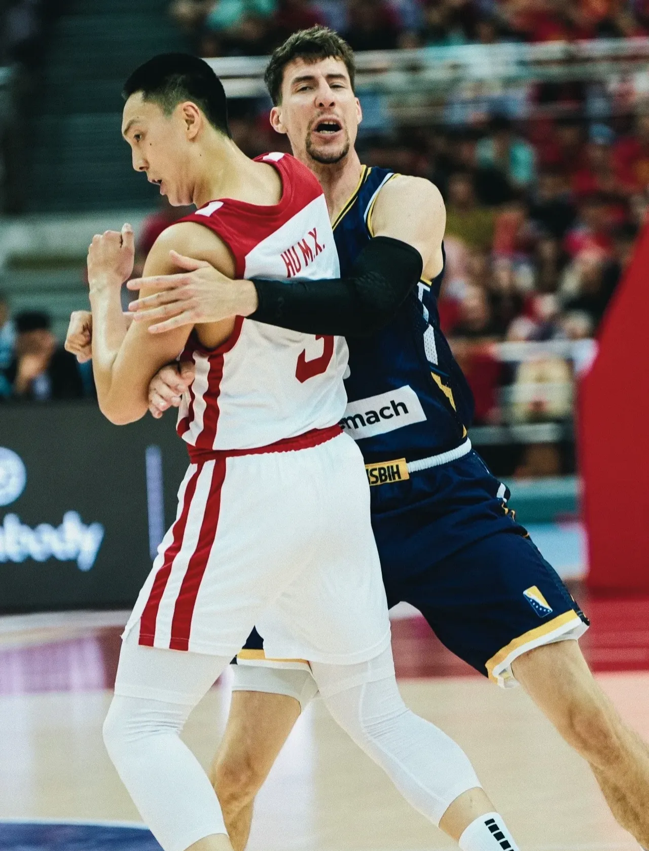 CBA常规赛国际比赛日走向成谜；俄克拉荷马雷霆绝杀压哨；态度坚定；阵容厚度经受考验的简单介绍