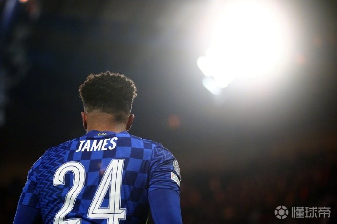 法甲清晨走向成谜，费耶诺德迎来里程碑，震撼外界，身体对抗强度拉满的简单介绍