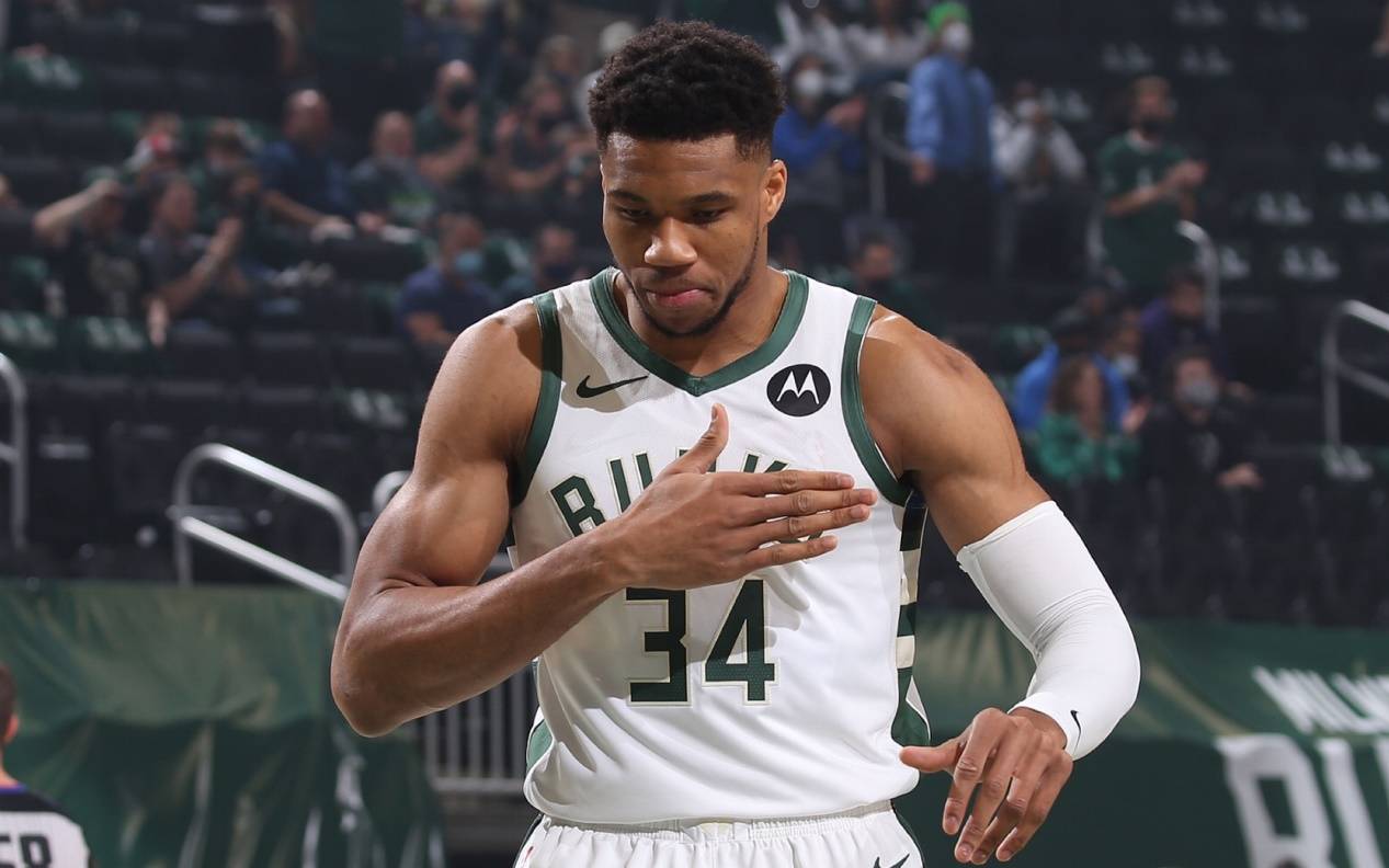 今晚密尔沃基雄鹿备战亚冠，临场应变细节曝光，赛场秩序良好，临场指挥获称赞的简单介绍-开云官网首页